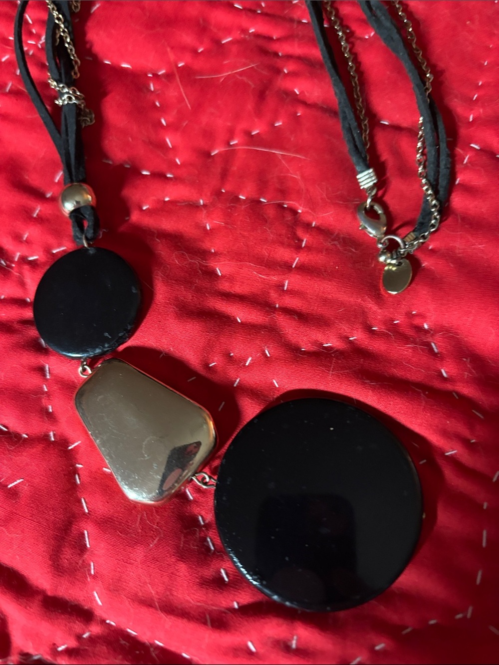 Black and Gold Pendant Necklace - Picture 2 of 6